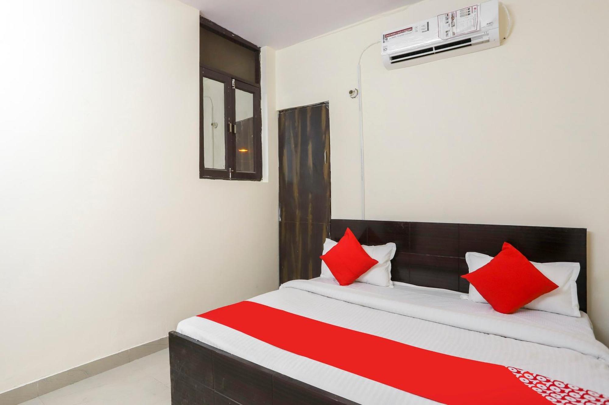 Hotel O Royal Residenc Indirapuram Екстер'єр фото