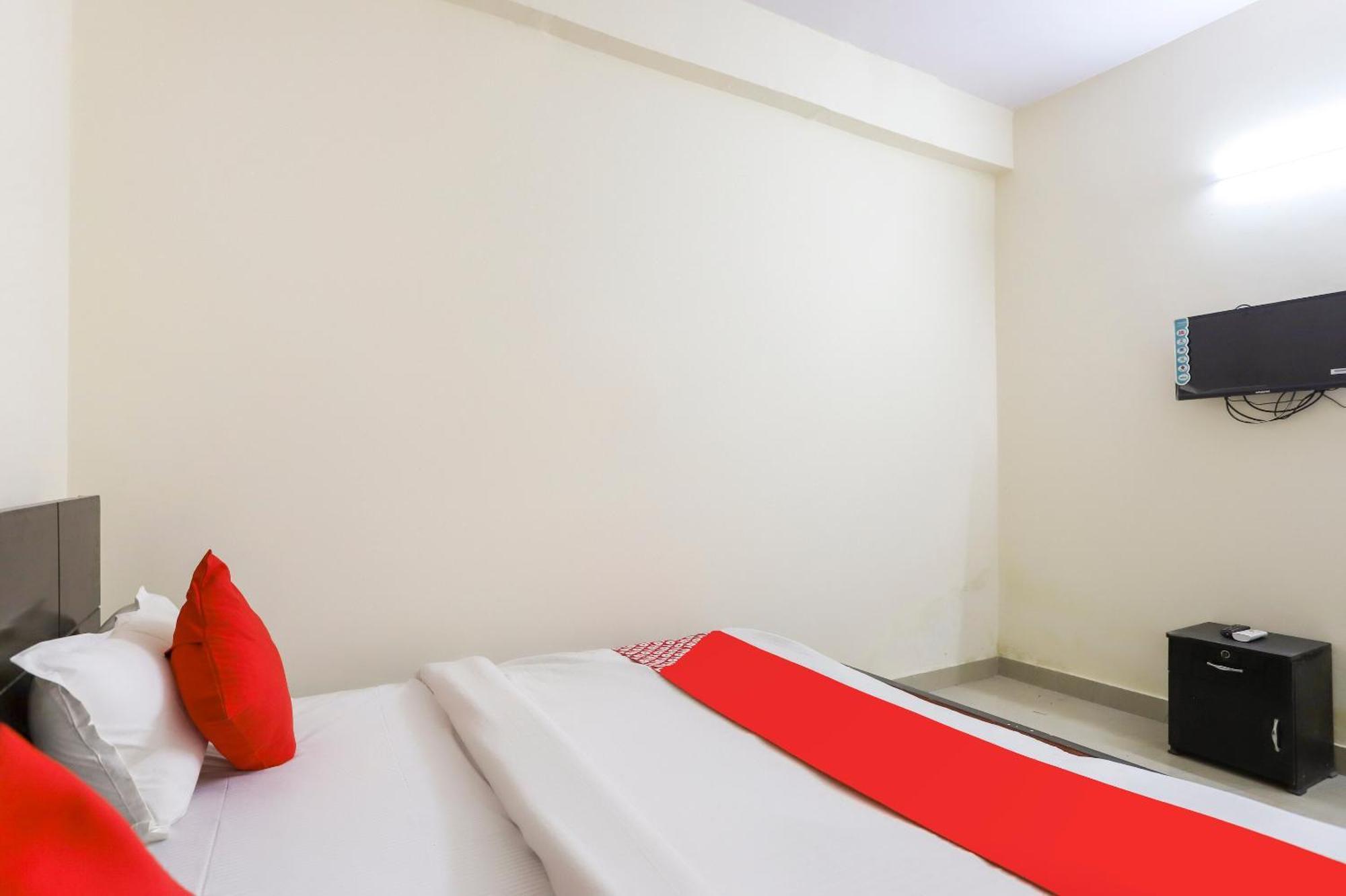 Hotel O Royal Residenc Indirapuram Екстер'єр фото